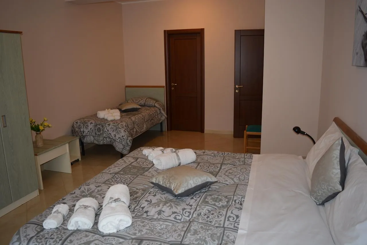 *** Bed & Breakfast B&B Kleos Rometta Marea Italy